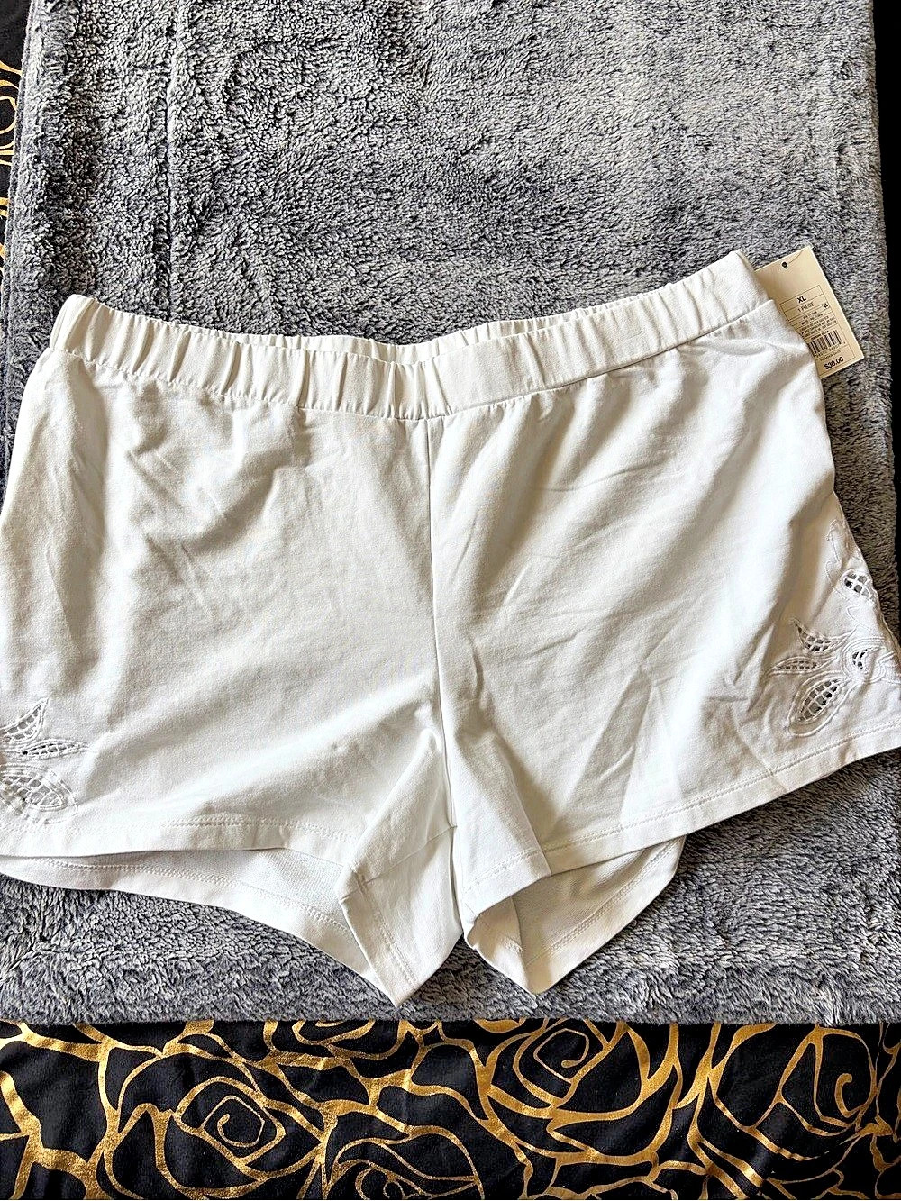 new day Embroidered Shorts in White XL